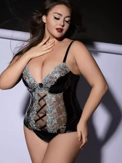 Ensemble de lingerie corset en dentelle et cuir verni grande taille résille transparente avec croisillons