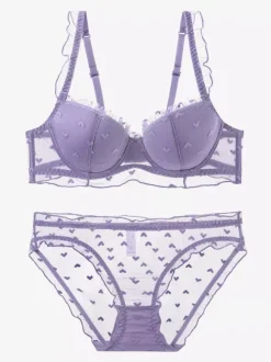 Ensemble de lingerie de mariée : soutien-gorge et culotte à armatures en dentelle à cils et résille à c艙urs.