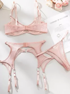 Ensemble de lingerie 3 pièces rose poudré transparent soutien-gorge et culotte avec porte-jarretelles