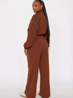 Ensemble de survêtement court zippé à bordure passepoilée et jambes larges pour femmes 2026