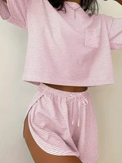 Ensemble deux pièces blanc décontracté imprimé t-shirt à col rond et manches courtes avec cordon de serrage pantalon.