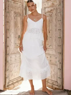 Ensemble deux pièces en coton ajouré pour femme - Débardeur blanc bohème et jupe longue à volants - Idéal pour une fête d'été sur la plage 2026