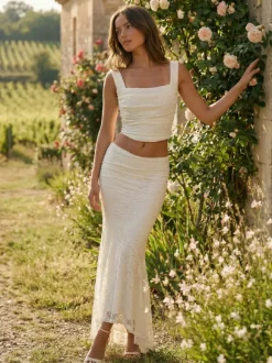 Ensemble deux pièces en dentelle : crop top à col carré et jupe longue sirène pour femme (collection 2026)