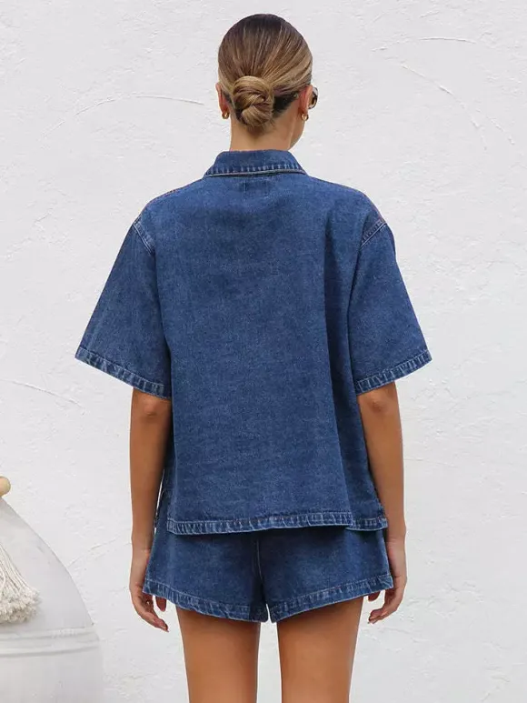 Ensemble deux pièces en jean délavé moyen pour femme - Short à cordon et chemise boutonnée - Tenues décontractées d'été 2026