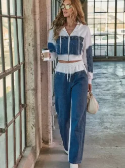 Ensemble deux pièces en patchwork de denim pour femme - Sweat à capuche clouté et pantalon large - Survêtement streetwear printemps 2026