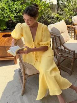 Ensemble deux pièces jaune décontracté streetwear : jupe à col V et manches bouffantes 3/4