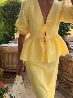 Ensemble deux pièces jaune décontracté streetwear : jupe à col V et manches bouffantes 3/4