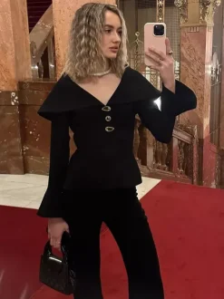 Ensemble deux pièces élégant pour femme tailleur pantalon - Col montant vintage boutons dorés manches cloche - Tenue de soirée de gala printemps 2026