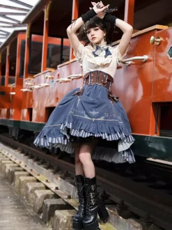 Ensemble Lolita classique chemisier blanc jupe bleue et corset trois pièces style steampunk
