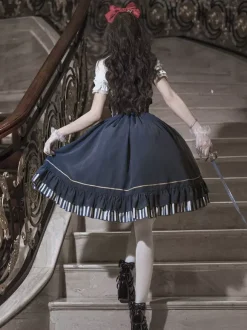 Ensemble Lolita classique chemisier blanc jupe bleue et corset trois pièces style steampunk