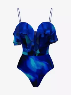 Ensemble maillot de bain bleu chic à volants et bretelles décolletées.