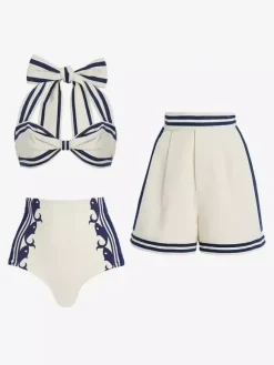 Ensemble maillot de bain deux tons blanc élégant à lacets et dos nu.