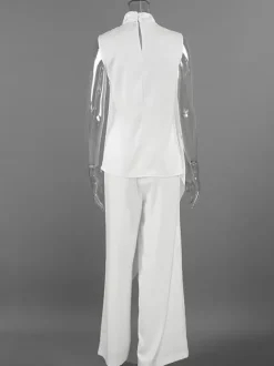 Ensemble 2 pièces assorti : haut sans manches à col montant drapé en satin blanc et pantalon à jambes larges
