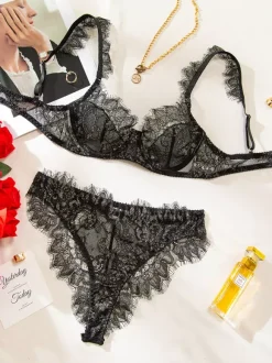 Ensemble 2 pièces de lingerie en dentelle noire avec soutien-gorge et culotte