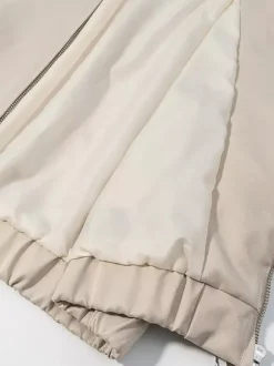 Ensemble 2 pièces : pantalon blanc plissé en polyester col rabattu manches longues.