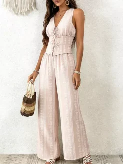 Ensemble 2 pièces : pantalon bleu ciel clair élégant style urbain haut à lacets et col en V sans manches.