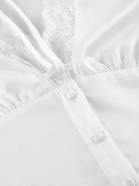 Ensemble 2 pièces pour femme 2026 : haut à col en V bordé de dentelle satinée et mini-jupe à nouer sur le devant