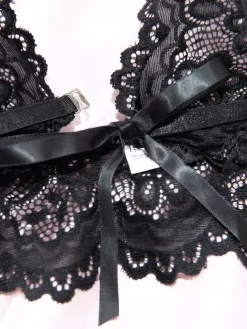 Ensembles 2 pièces de lingerie : soutien-gorge et culotte en dentelle noire sans bonnets
