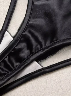 Ensembles de lingerie en dentelle noire à bretelles soutien-gorge cage culotte et porte-jarretelles