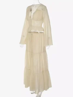 Ensembles deux pièces : jupe robe maxi couleur abricot tenue de villégiature boutons col en V manches longues.