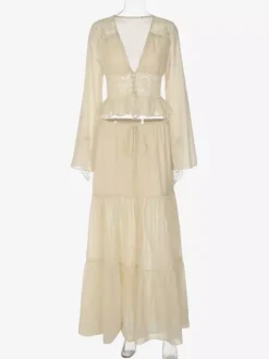 Ensembles deux pièces : jupe robe maxi couleur abricot tenue de villégiature boutons col en V manches longues.