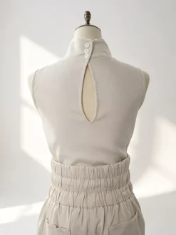 Ensembles deux pièces : pantalon et robe maxi écru blanc à col montant sans manches élégants