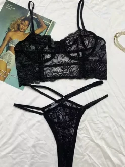 Ensemble soutien-gorge culotte brodés noirs fleurie 2 pièces de lingerie chic