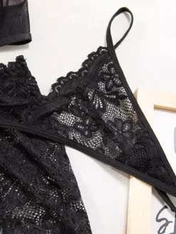 Ensemble soutien-gorge et culotte 3 pièces noir à lacets et imprimé floral transparent
