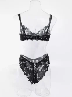 Ensemble soutien-gorge et culotte deux pièces en dentelle noire à volants et découpes
