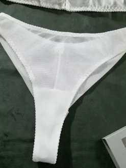 Ensemble soutien-gorge et culotte 2 pièces en lingerie noire transparente à bretelles réglables