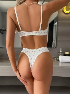 Ensemble soutien-gorge et culotte deux pièces jaune à imprimé floral pour la mariée