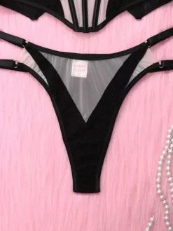 Ensemble soutien-gorge et culotte en maille géométrique noire transparente bicolore 3 pièces.