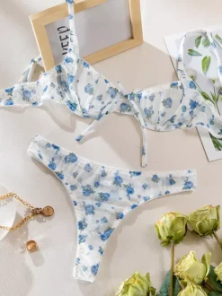 Ensembles 2 pièces de lingerie de mariée : soutien-gorge blanc sans bonnets à imprimé floral et culotte assortie.