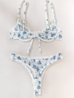 Ensembles 2 pièces de lingerie de mariée : soutien-gorge blanc sans bonnets à imprimé floral et culotte assortie.