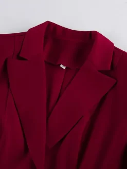 Ensemble tailleur-pantalon élégant pour femme - Pantalon large rouge bordeaux à revers cranté et boutons dorés - Idéal pour les soirées d'affaires du printemps 2026