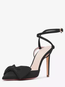 Escarpins à talons aiguilles et bout pointu en satin avec n艙ud et lacets