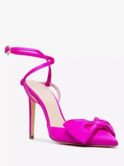 Escarpins à talons aiguilles et bout pointu en satin avec n艙ud et lacets