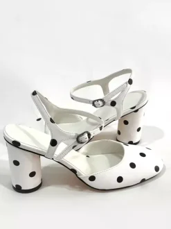 Escarpins blancs vintage à bout rond et à talons carrés à pois