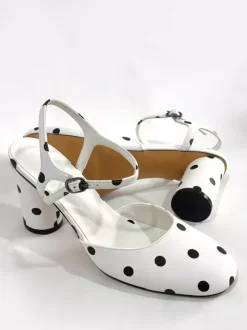 Escarpins blancs vintage à bout rond et à talons carrés à pois