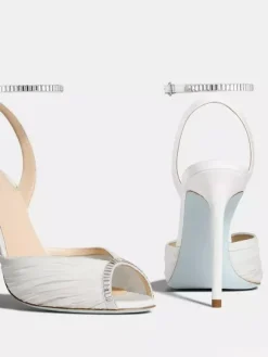 Escarpins de soirée à talons hauts en satin bout ouvert ornés de strass