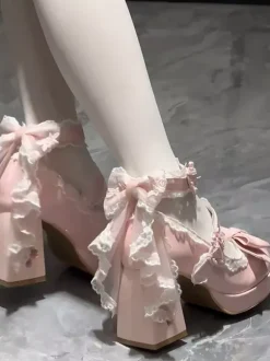 Escarpins Lolita Sweet blancs à lacets et n艙uds à l'arrière en cuir PU à talon compensé.
