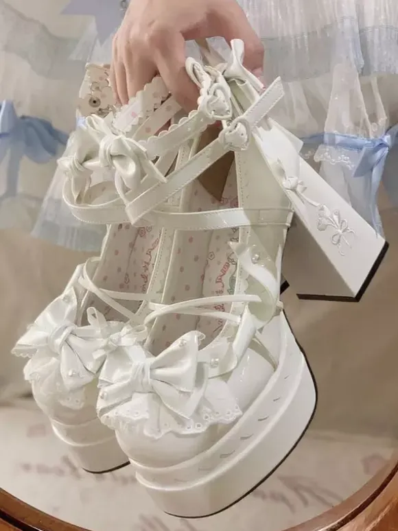 Escarpins Lolita Sweet vert clair à n艙uds en cuir PU à talons épais.