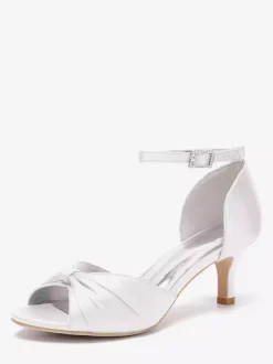 Escarpins à talon chaton en satin pour femmes chaussures de mariée à bout ouvert et bride à la cheville froncée
