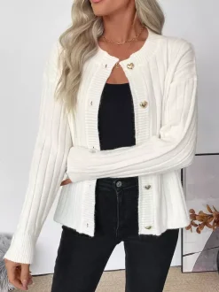 Gilet en maille côtelée à boutons en forme de c艙ur col rond manches longues collection femme 2026