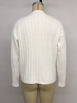 Gilet en maille côtelée à boutons en forme de c艙ur col rond manches longues collection femme 2026
