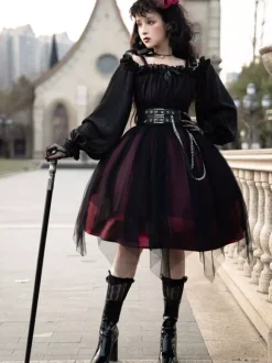 Gothique Lolita OP Robe Noir Bourgogne Vols Manches Longues Épaule Nu Lolita Une Pièce Robe