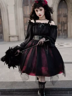 Gothique Lolita OP Robe Noir Bourgogne Vols Manches Longues Épaule Nu Lolita Une Pièce Robe