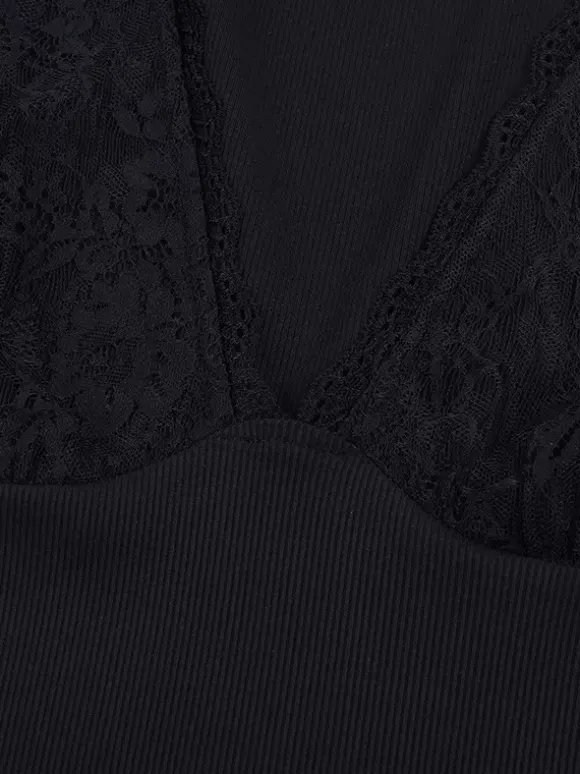 Haut à col V profond et bordure en dentelle pour femme - Chemisier noir sexy et ajusté - Style gothique - Collection printemps 2026