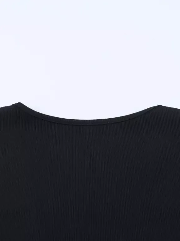 Haut à col V profond et bordure en dentelle pour femme - Chemisier noir sexy et ajusté - Style gothique - Collection printemps 2026