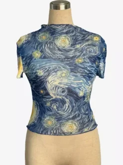 Haut à manches courtes en maille et col montant imprimé « La Nuit étoilée » pour femme (collection 2026)